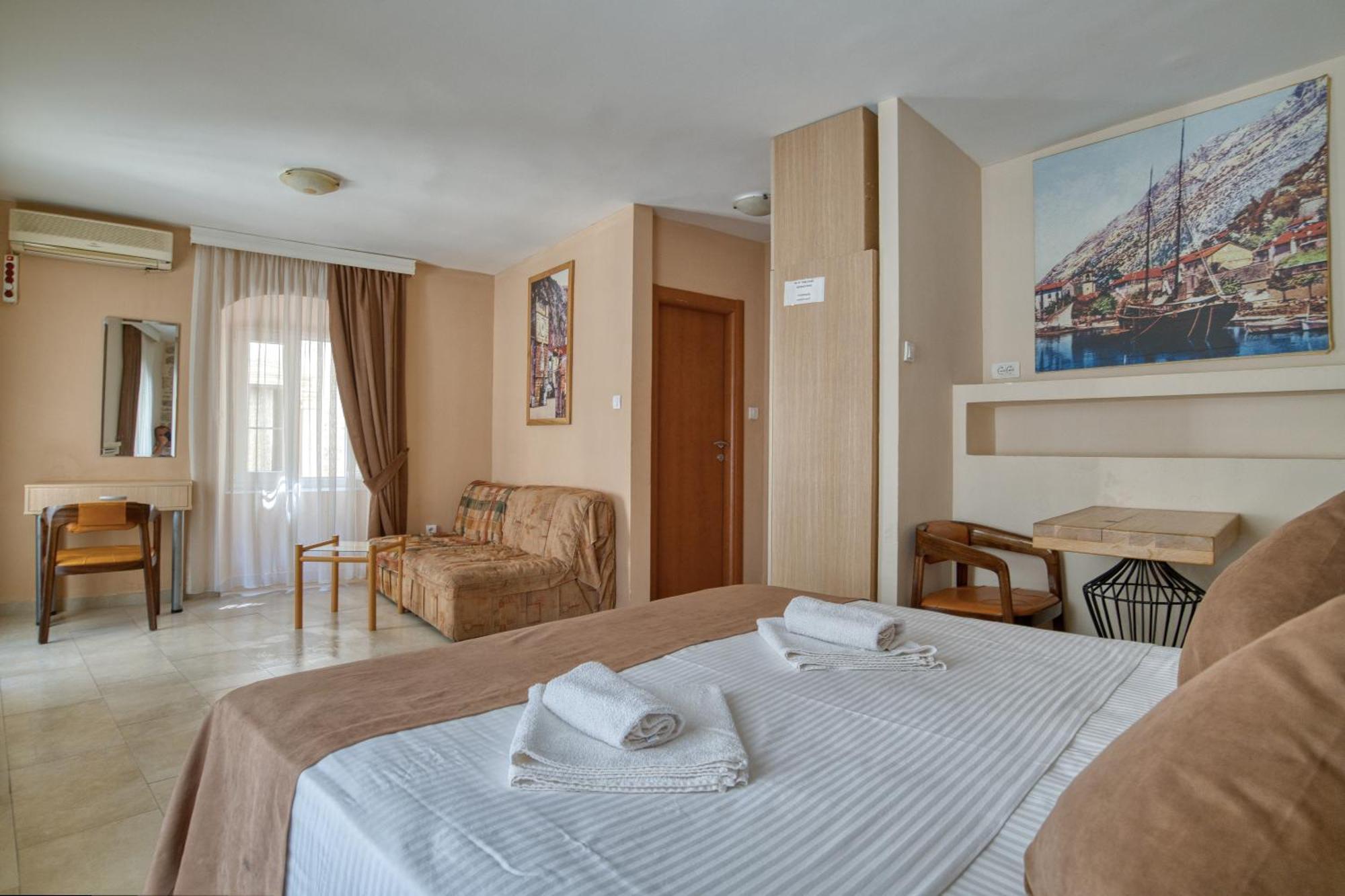 Hotel Rendez Vous Котор Экстерьер фото
