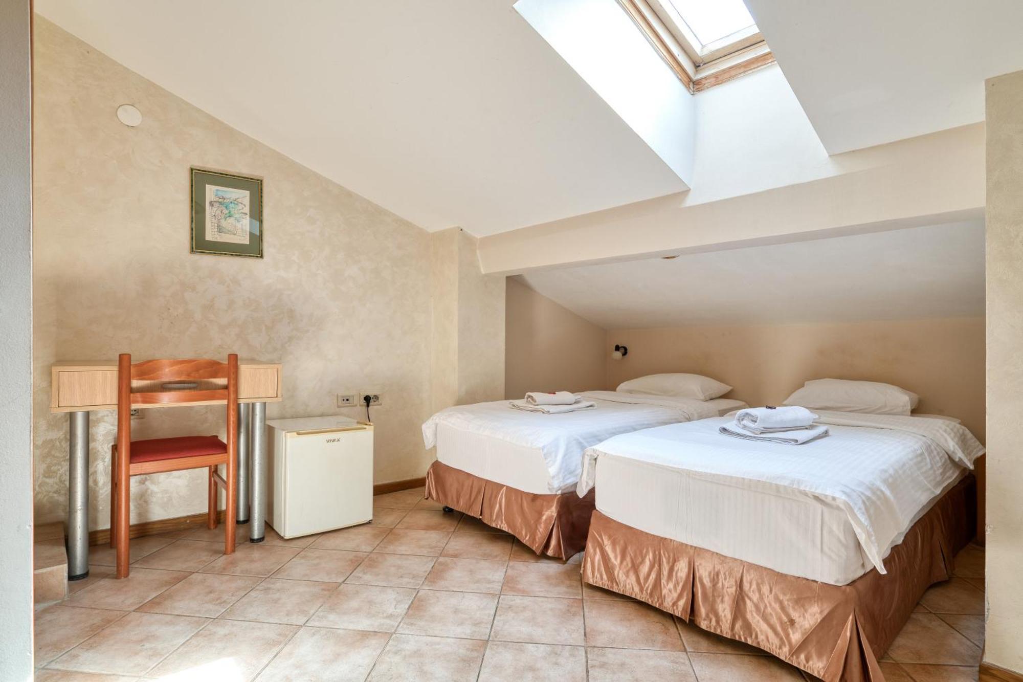 Hotel Rendez Vous Котор Экстерьер фото