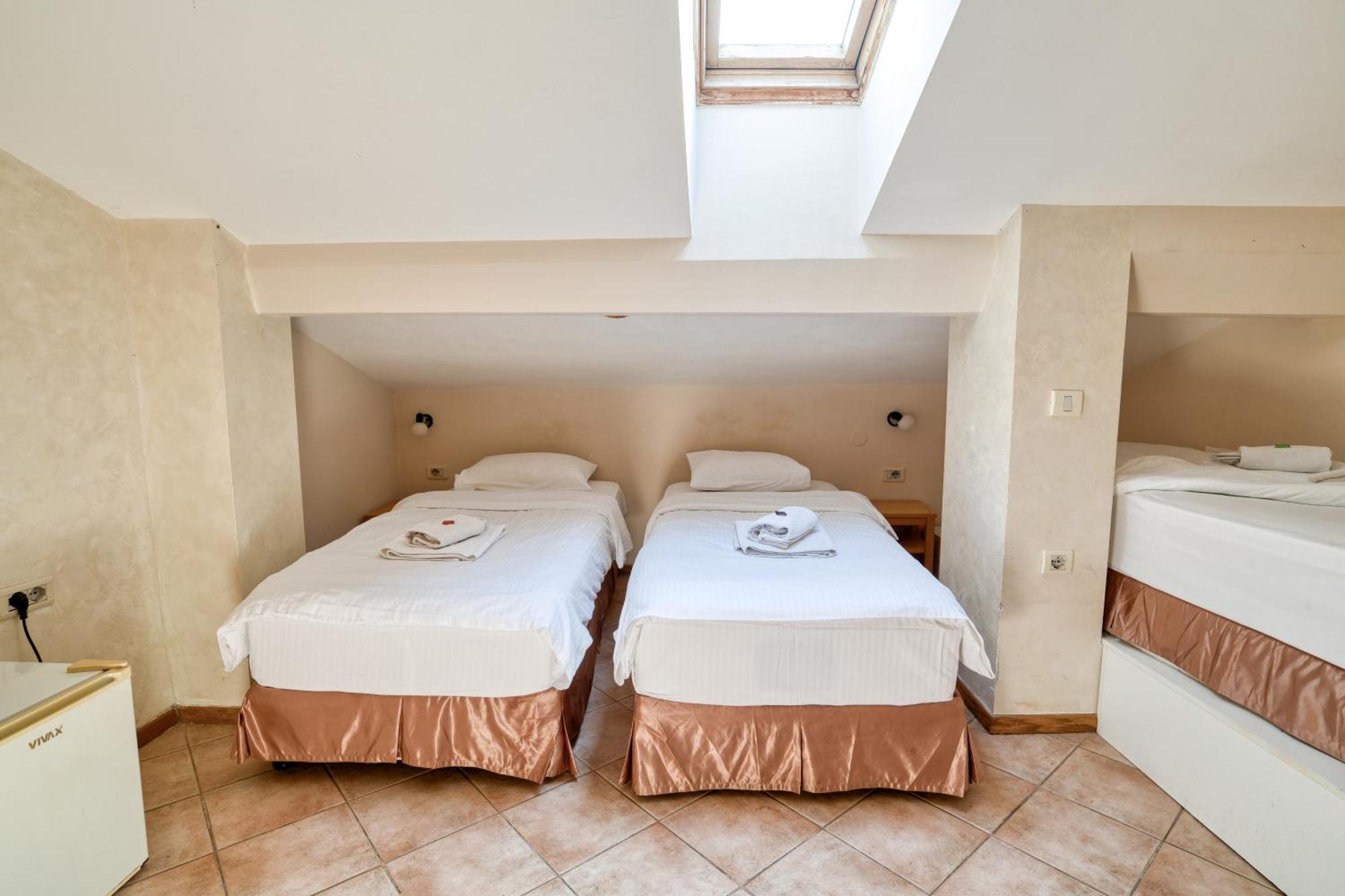 Hotel Rendez Vous Котор Экстерьер фото