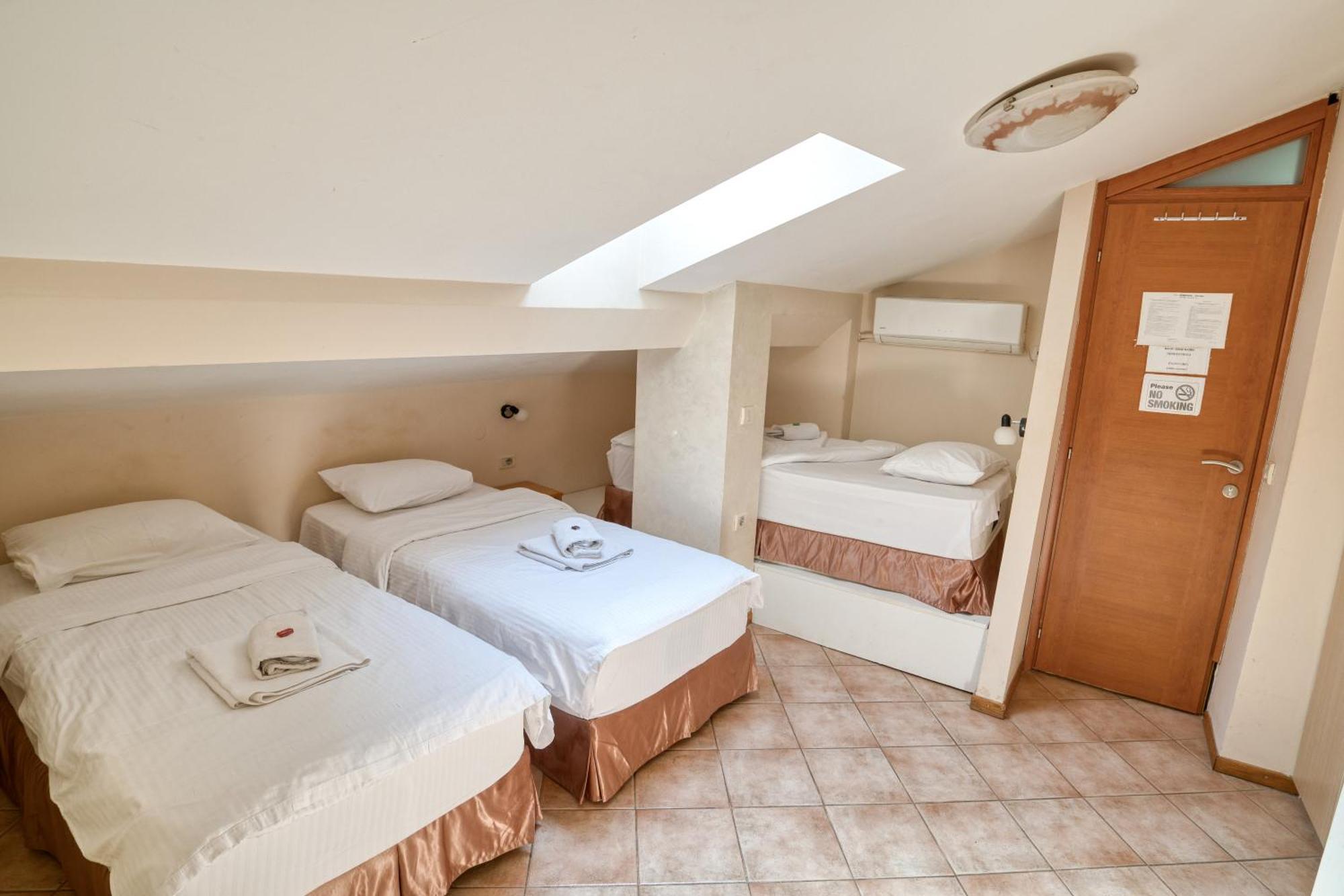 Hotel Rendez Vous Котор Экстерьер фото