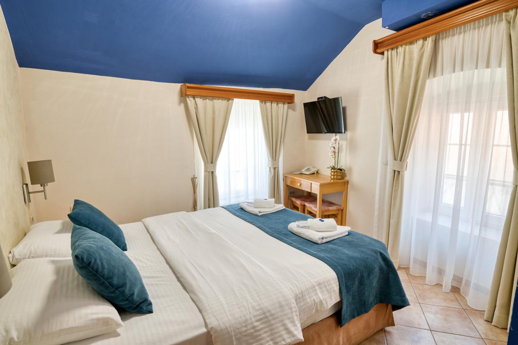 Hotel Rendez Vous Котор Экстерьер фото