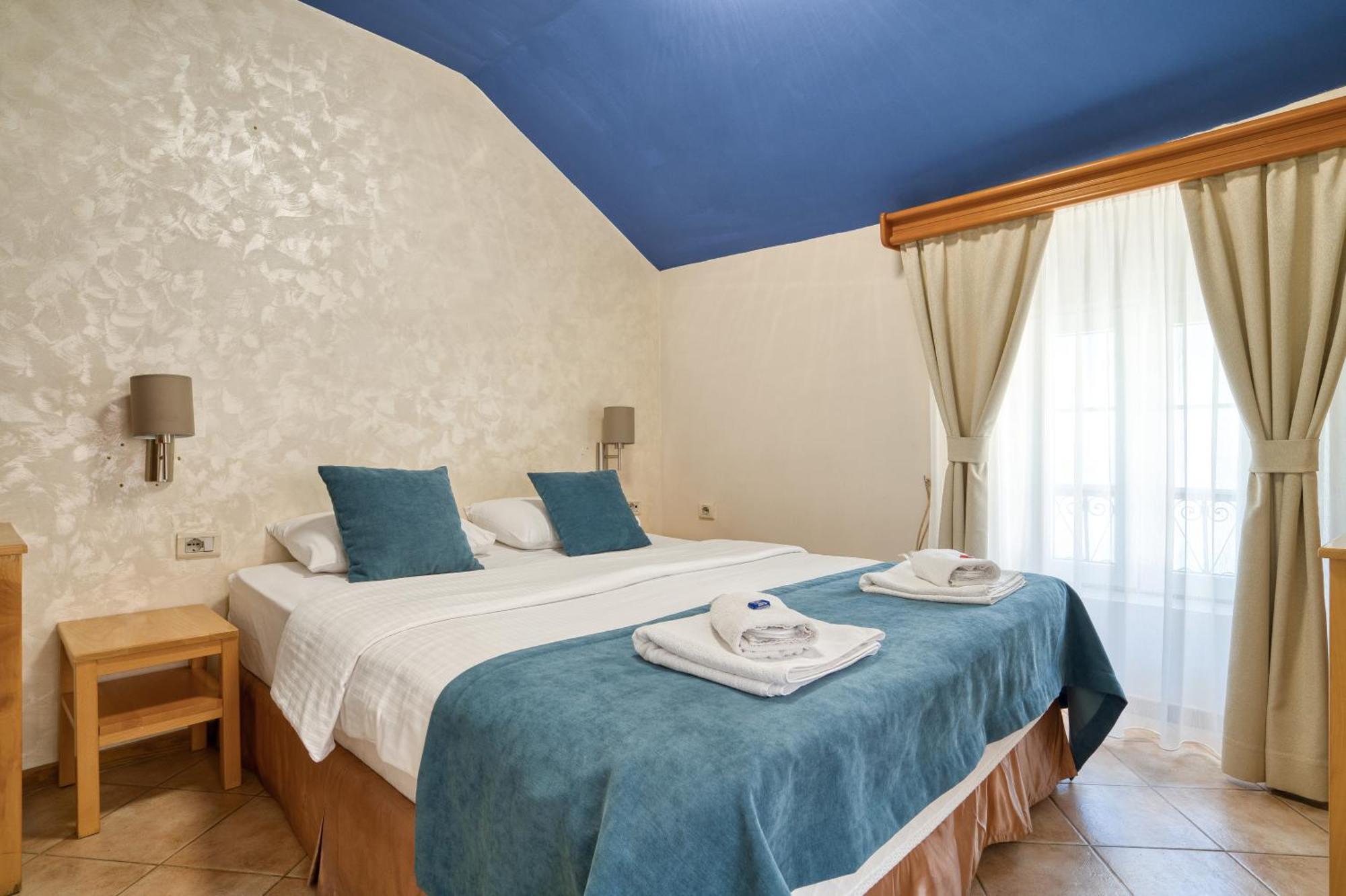 Hotel Rendez Vous Котор Экстерьер фото