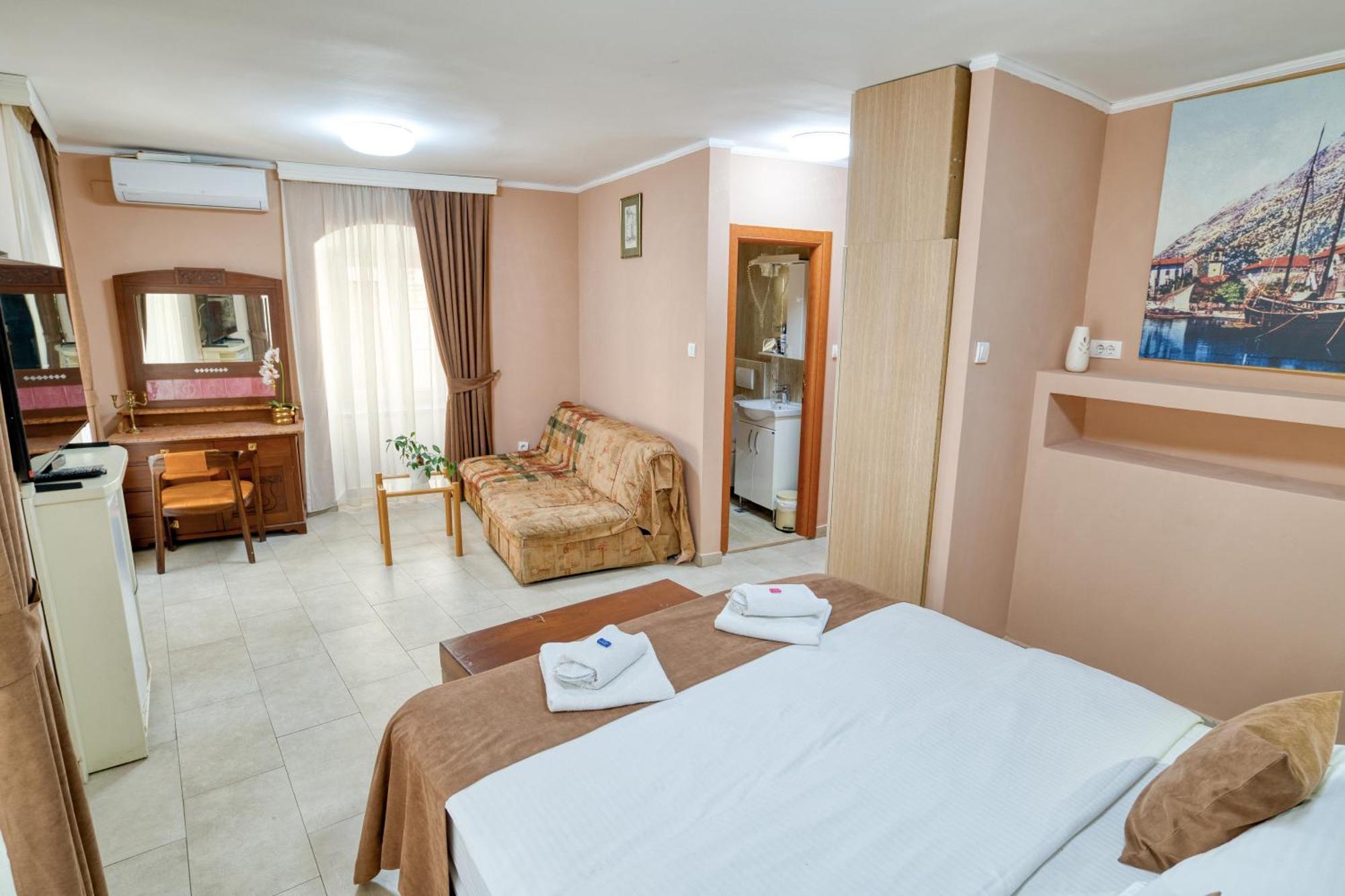 Hotel Rendez Vous Котор Экстерьер фото
