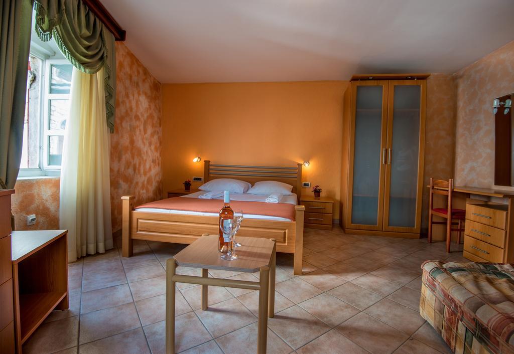 Hotel Rendez Vous Котор Экстерьер фото