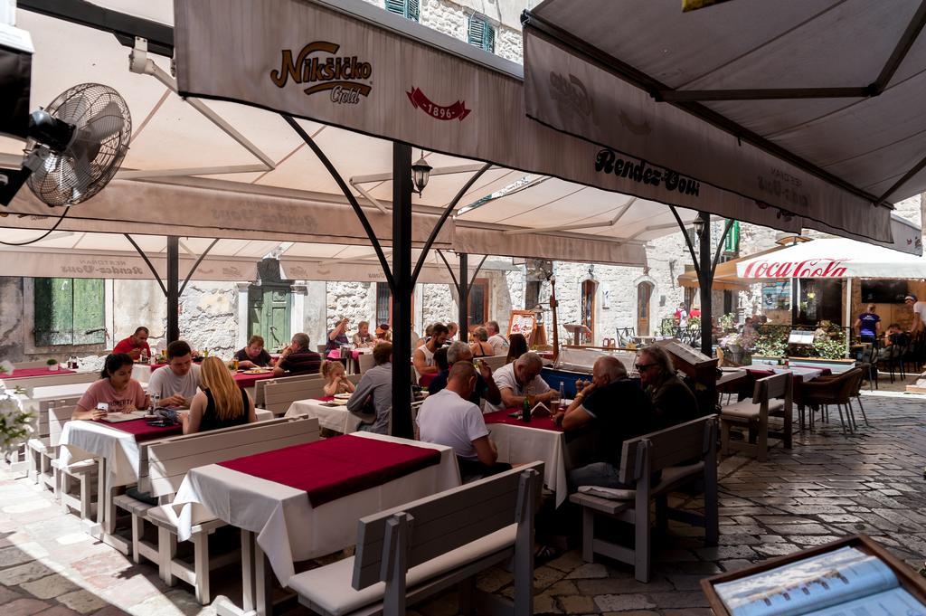 Hotel Rendez Vous Котор Экстерьер фото